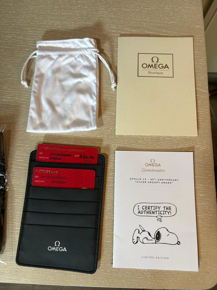 Omega Speedmaster Professional Moonwatch Snoopy Apollo 311.32.42.30.04.003