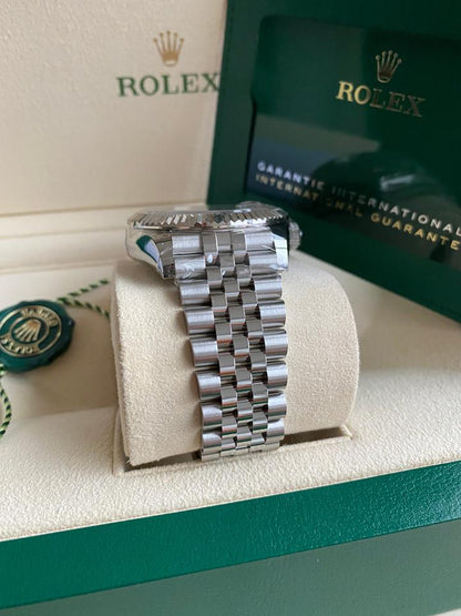 Rolex Sky-Dweller 326934 42mm Blue Dial Jubilee Bracelet Automatic Watch