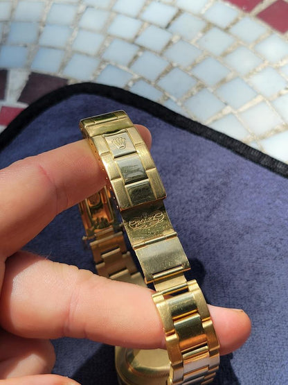 Rolex Submariner Date 16618 40mm Black Dial 18K Yellow Gold Automatic Watch
