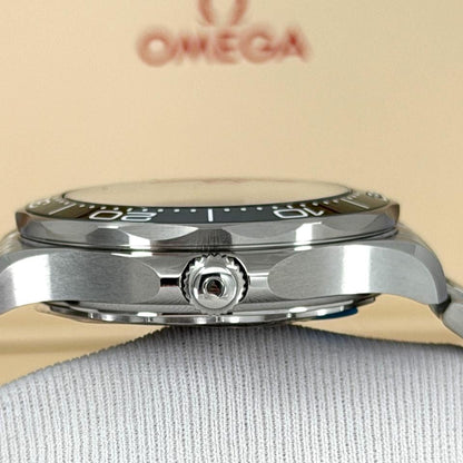 OMEGA Seamaster Diver 300M 210.30.42.20.10.001 42mm Green Ceramic Dial Stainless Steel Automatic Watch