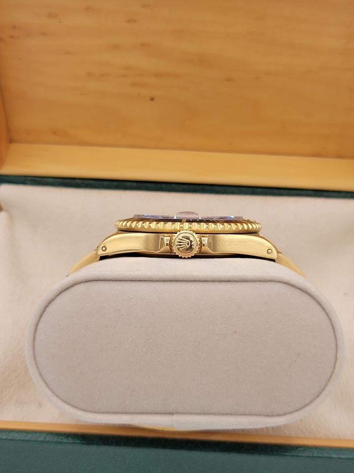 Rolex Submariner Date 16618 40mm Black Dial 18K Yellow Gold Automatic Watch