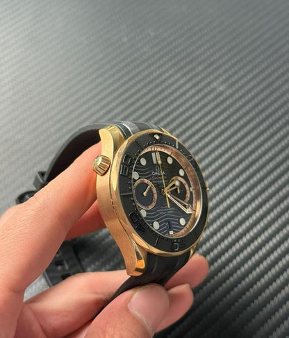OMEGA Seamaster Diver 300M 210.62.44.51.01.001 44mm Sedna Gold Black Dial Chronograph