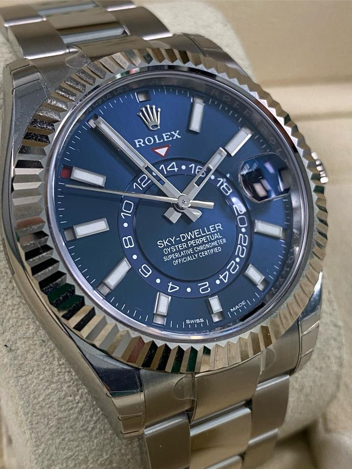 Rolex Sky-Dweller 326934 42mm Blue Dial Oyster Bracelet Automatic Watch