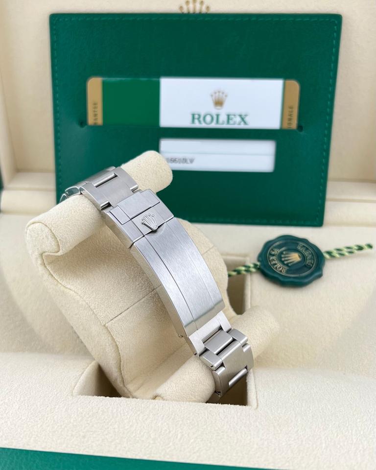 Rolex Submariner Date Hulk 116610LV