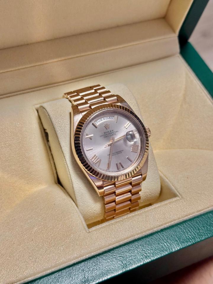 Rolex Day-Date 40 228235 40mm Everose Gold Sundust Roman Dial Automatic Watch
