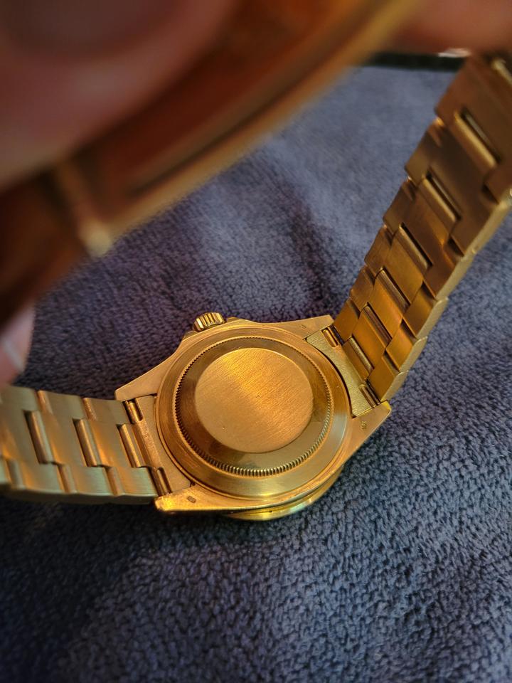 Rolex Submariner Date 16618 40mm Black Dial 18K Yellow Gold Automatic Watch