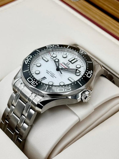 OMEGA Seamaster Diver 300M 210.30.42.20.04.001 42mm White Dial Stainless Steel Automatic Watch