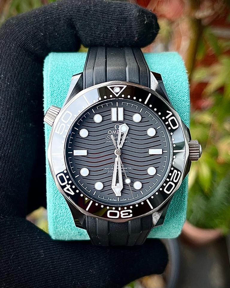 OMEGA Seamaster Diver 300M 43.5mm Black Ceramic Dial Rubber Strap Automatic Watch