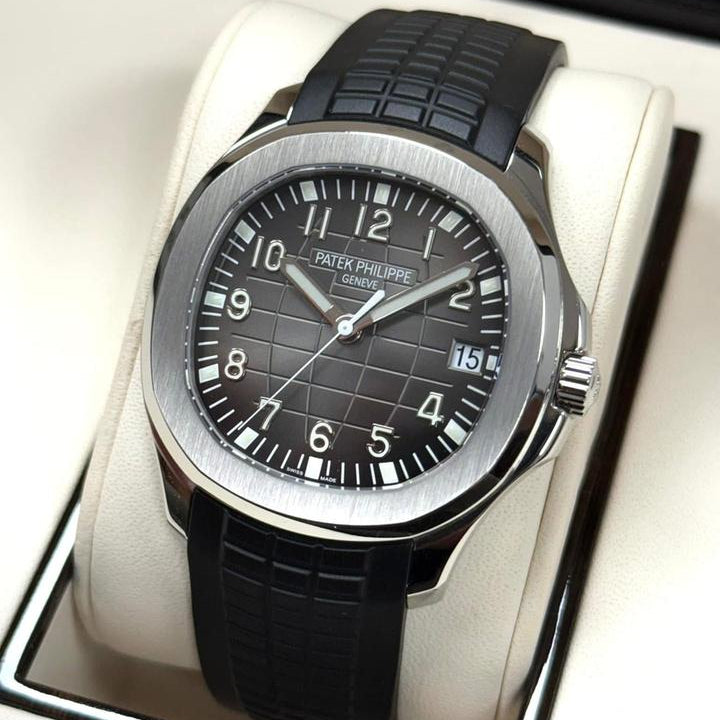 Patek Philippe Aquanaut 5167A-001 40mm Stainless Steel Black Dial Automatic Watch