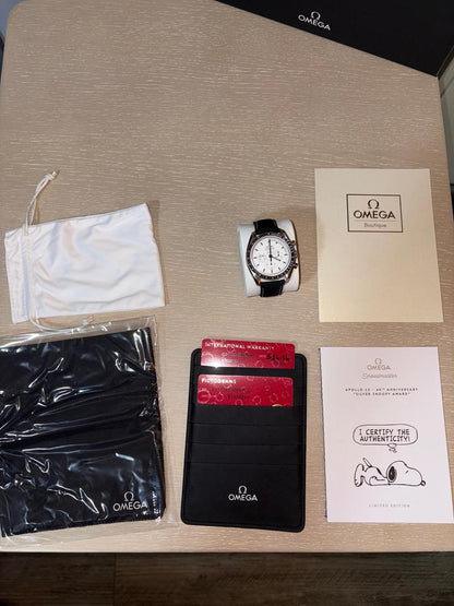 Omega Speedmaster Professional Moonwatch Snoopy Apollo 311.32.42.30.04.003