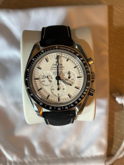Omega Speedmaster Professional Moonwatch Snoopy Apollo 311.32.42.30.04.003